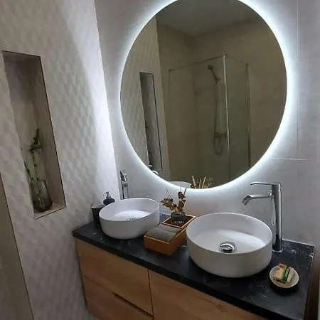 Rent4 Apartment *
